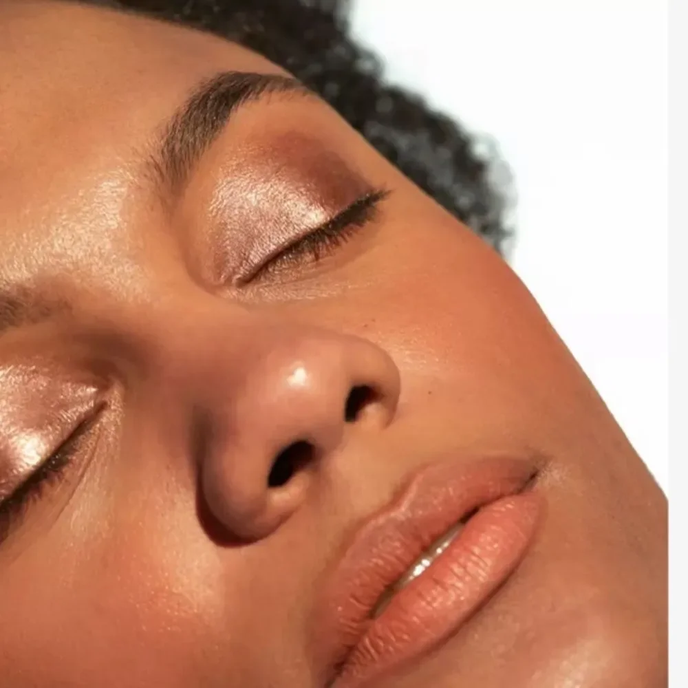 Beautycounter Lid Glow Cream Shadow in Ember, a  shimmering deep bronze BNIB